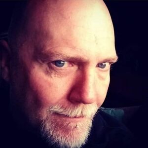 Meet your Posher, Dennis